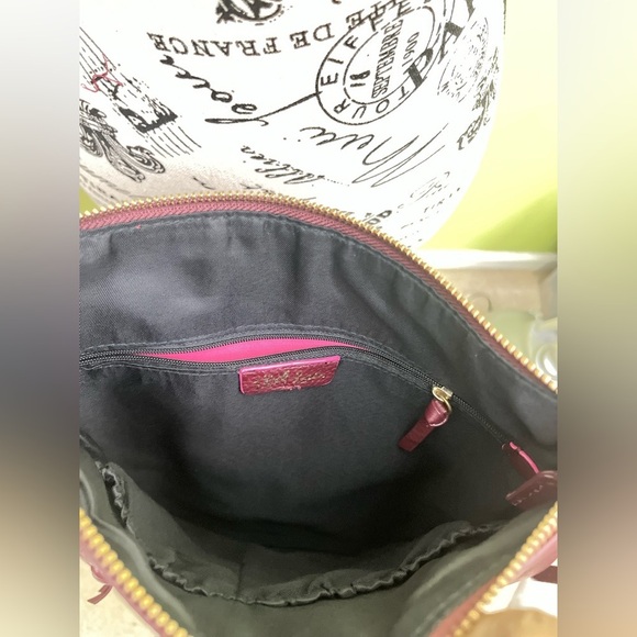 👜 Elliott Lucca Burgundy Leather Crossbody Bag-Like New 👜 - Picture 6 of 11